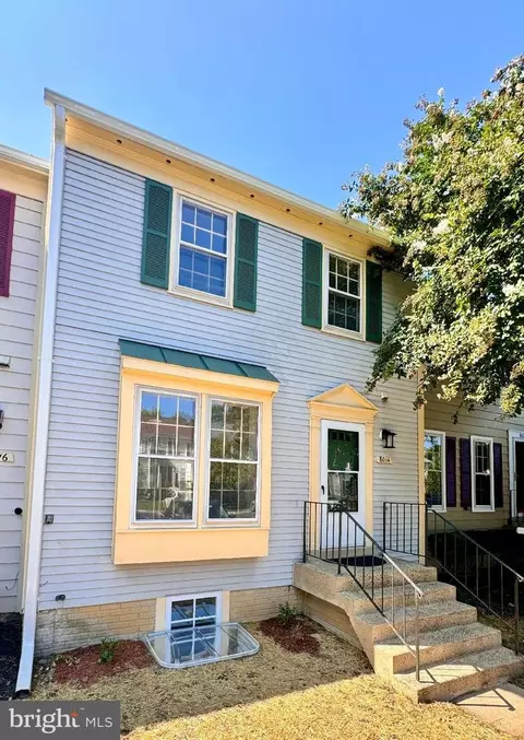 8014 Dayspring Ct, Springfield, VA 22153