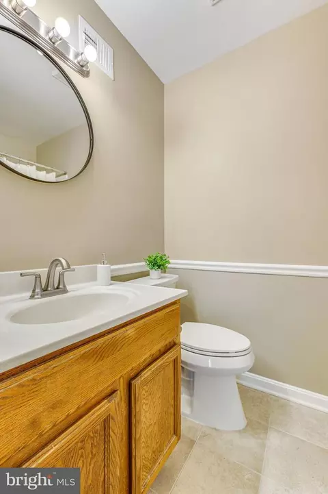 Bath - 13426 Elevation Ln, Herndon, VA 20171 photo 6 of 9