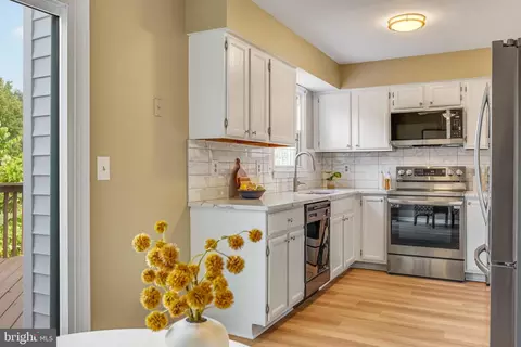 Kitchen - 13426 Elevation Ln, Herndon, VA 20171 photo 9 of 9