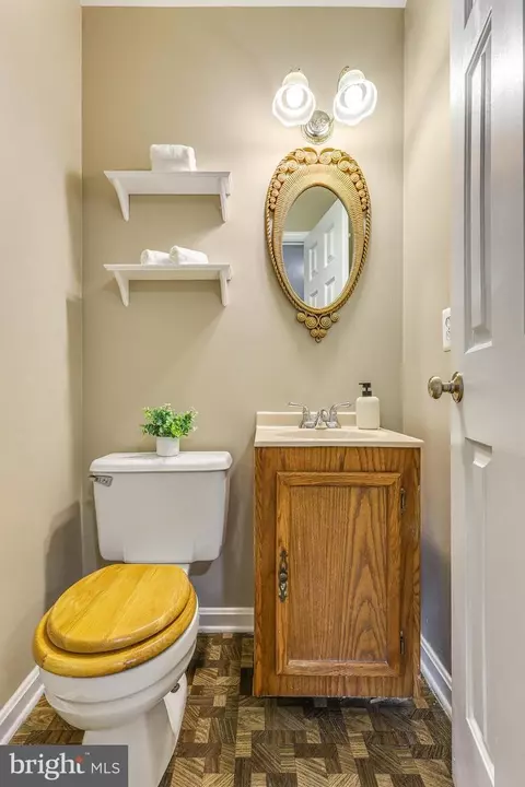 Bath - 13426 Elevation Ln, Herndon, VA 20171 photo 9 of 9