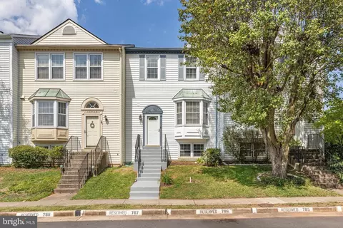 Exterior - 13426 Elevation Ln, Herndon, VA 20171 photo 2 of 19
