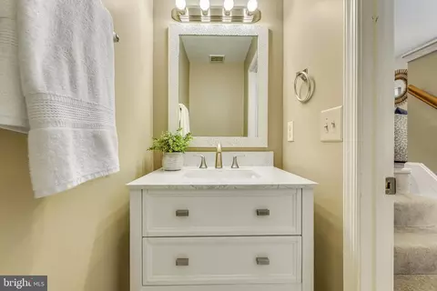 Bath - 13426 Elevation Ln, Herndon, VA 20171 photo 1 of 9