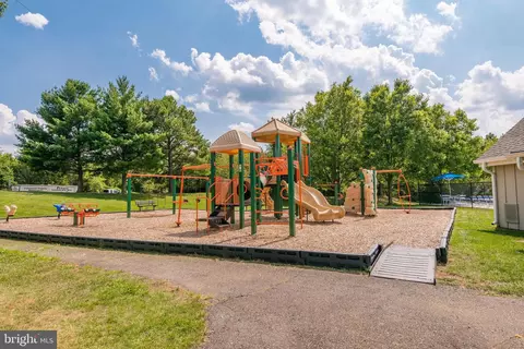 View/Area - 13426 Elevation Ln, Herndon, VA 20171 photo 2 of 2