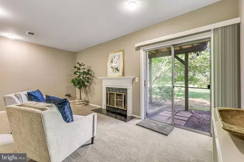 Living - 13426 Elevation Ln, Herndon, VA 20171 photo 4 of 5