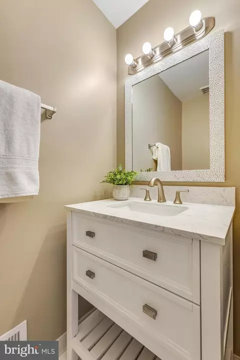 Bath - 13426 Elevation Ln, Herndon, VA 20171 photo 2 of 9