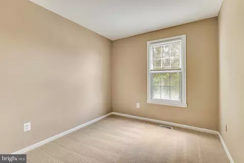 Bedroom - 13426 Elevation Ln, Herndon, VA 20171 photo 3 of 4