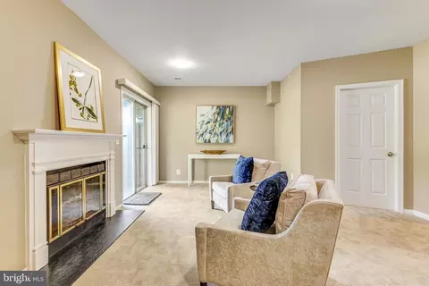 Living - 13426 Elevation Ln, Herndon, VA 20171 photo 3 of 5