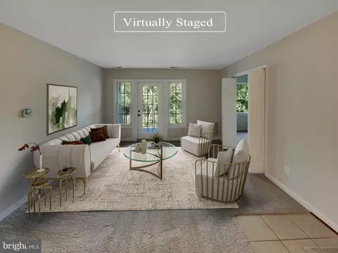 5815 G Rexford Dr #G, Springfield, VA 22152 photo 2