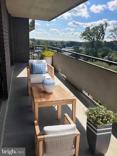 1800 Old Meadow Rd #920, Mclean, VA 22102