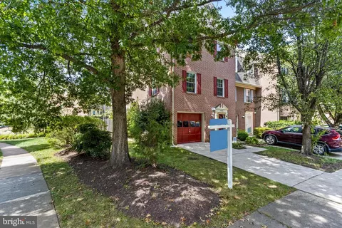 9376 Mccarthy Woods Ct, Burke, VA 22015