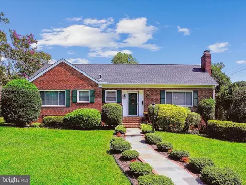 3067 Valley Ln, Falls Church, VA 22044