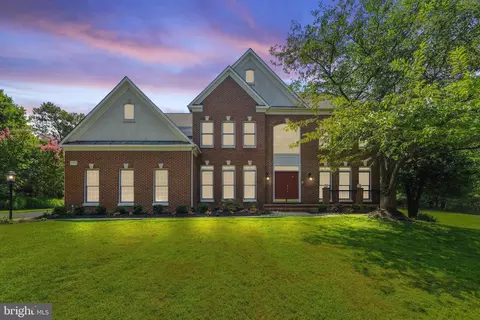 12805 Holly Grove Ct, Fairfax, VA 22033
