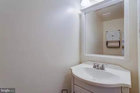 8446 Kitchener Dr, Springfield, VA 22153 photo 22