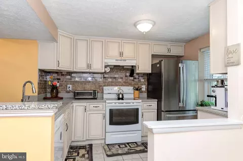 8303 Windfall Rd, Springfield, VA 22153 photo 5
