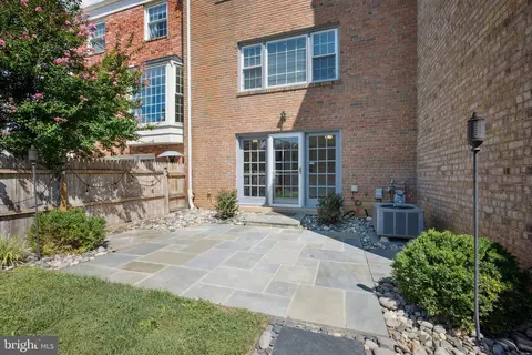 Exterior - 6725 Baron Rd, Mclean, VA 22101 photo 7 of 13