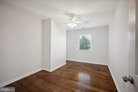 Bedroom - 6725 Baron Rd, Mclean, VA 22101 photo 4 of 6