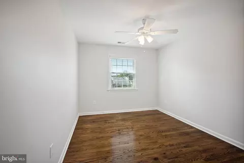 Bedroom - 6725 Baron Rd, Mclean, VA 22101 photo 6 of 6