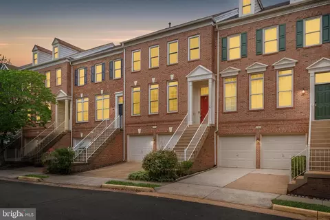2748 Pembsly Dr, Vienna, VA 22181