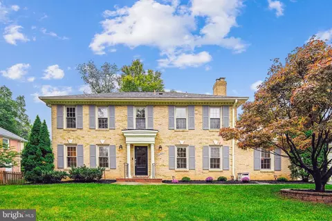 9829 Vale Rd, Vienna, VA 22181
