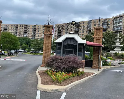 8370 Greensboro Dr #707, Mclean, VA 22102