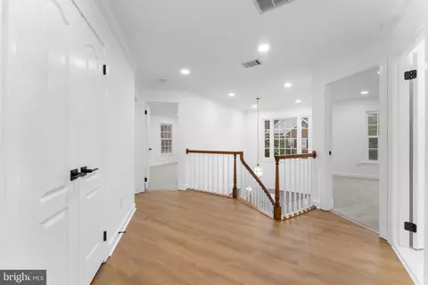 9808 Fox Rest Ln, Vienna, VA 22181 photo 12
