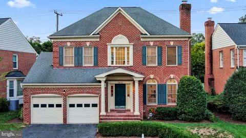 9808 Fox Rest Ln, Vienna, VA 22181 photo 2
