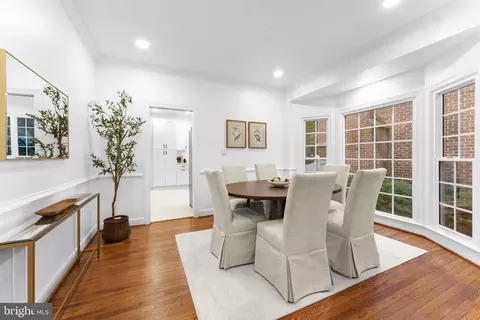 9808 Fox Rest Ln, Vienna, VA 22181 photo 7