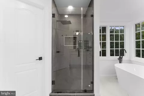 9808 Fox Rest Ln, Vienna, VA 22181 photo 17