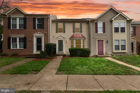 6212 Battalion St, Centreville, VA 20121