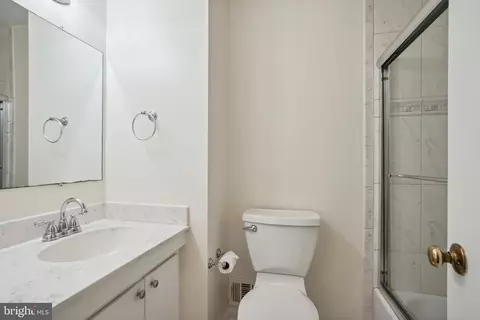 6819 Reynard Dr, Springfield, VA 22152 photo 20