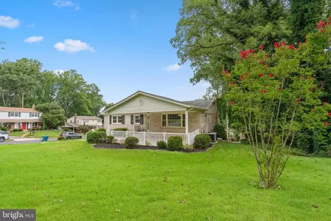 6819 Reynard Dr, Springfield, VA 22152 photo 3