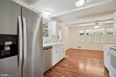6819 Reynard Dr, Springfield, VA 22152 photo 11