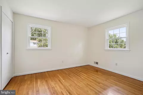6819 Reynard Dr, Springfield, VA 22152 photo 17