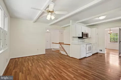 6819 Reynard Dr, Springfield, VA 22152 photo 13