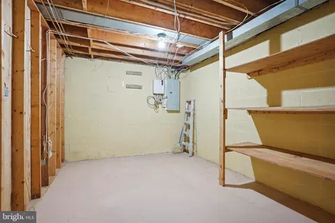 6819 Reynard Dr, Springfield, VA 22152 photo 33