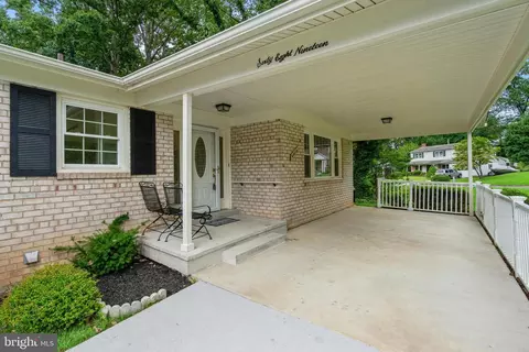 6819 Reynard Dr, Springfield, VA 22152 photo 5