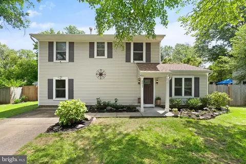 4011 Novar Dr, Chantilly, VA 20151