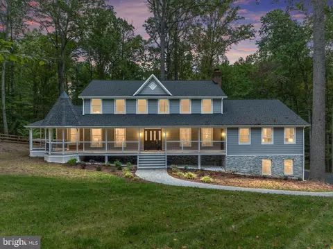 708 Running Brook Dr, Great Falls, VA 22066