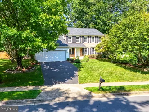 5326 Kipp Ct, Fairfax, VA 22032