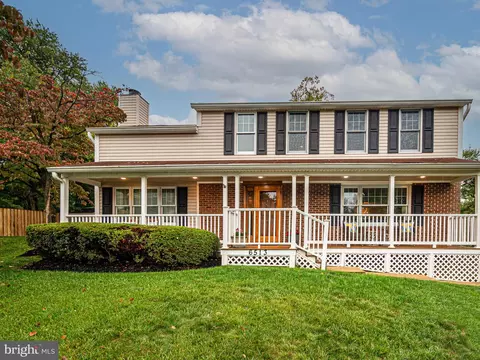 6513 Cape Ct, Falls Church, VA 22043