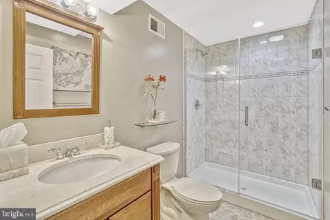 Bath - 7596 Seabrook Ln, Springfield, VA 22153 photo 1 of 4