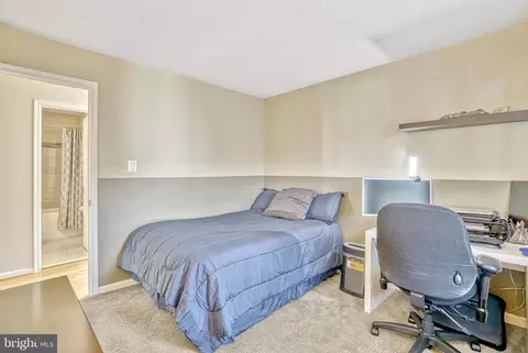Bedroom - 7596 Seabrook Ln, Springfield, VA 22153 photo 6 of 15