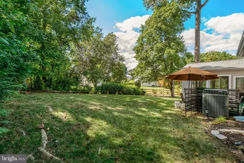 Exterior - 7596 Seabrook Ln, Springfield, VA 22153 photo 10 of 13