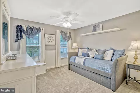 Bedroom - 7596 Seabrook Ln, Springfield, VA 22153 photo 12 of 15