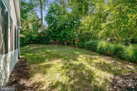 Exterior - 7596 Seabrook Ln, Springfield, VA 22153 photo 12 of 13
