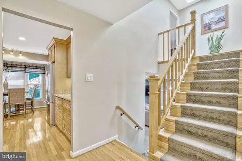 Entry Way - 7596 Seabrook Ln, Springfield, VA 22153 photo 8 of 10
