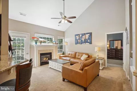 12461 Hayes Ct #304, Fairfax, VA 22033