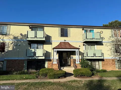 8381 Brockham Dr #F, Alexandria, VA 22309
