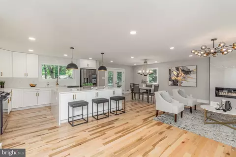 3701 Prado Pl, Fairfax, VA 22031