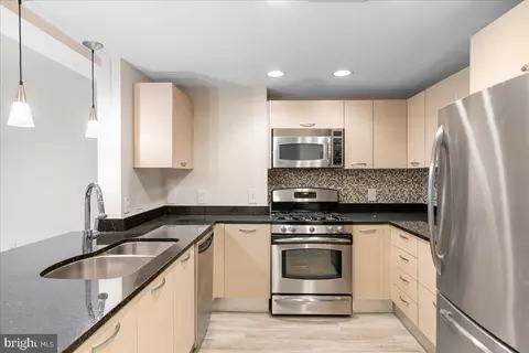 2451 Midtown Ave #209, Alexandria, VA 22303